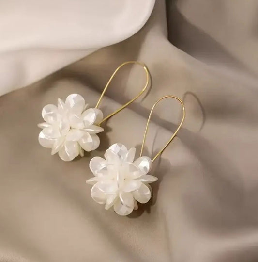 White flower Earrings