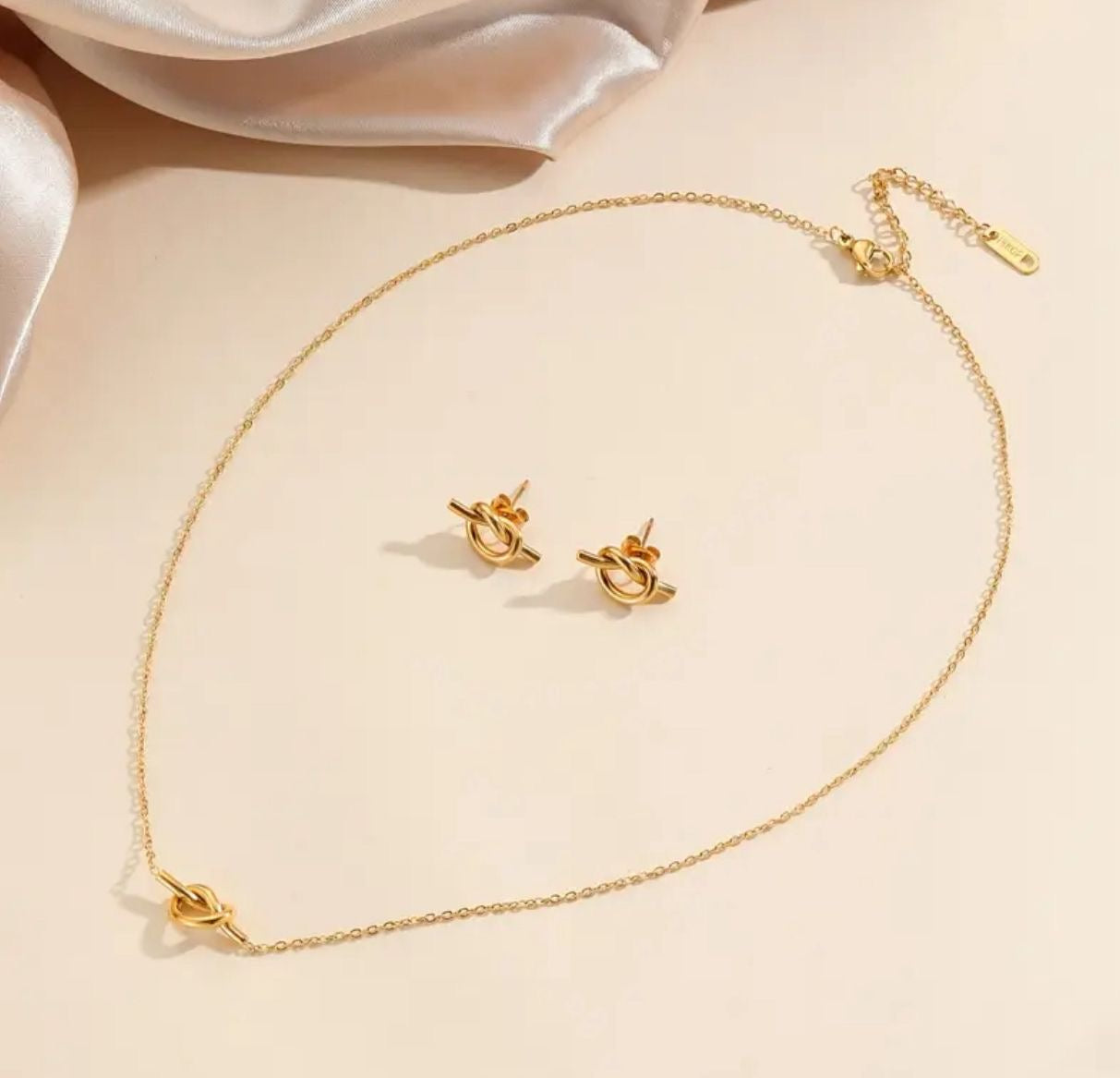 Gold Knot Set