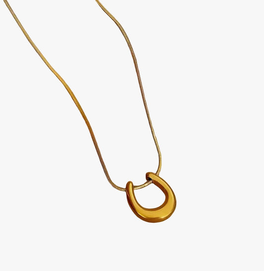 U Shaped Pendent Necklace